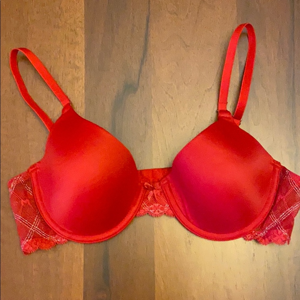 Red Bra Maidenform
